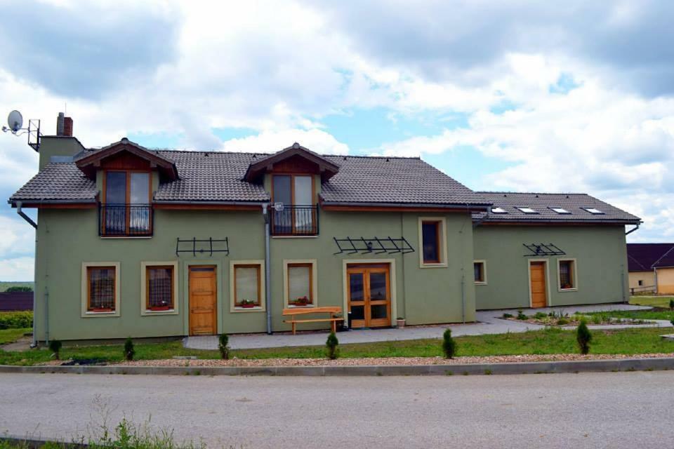 Bio Farma & Penzion Zlaty Hyl Novacany 외부 사진